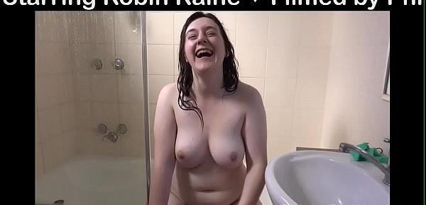  Plump aussie showers and strokes her pussy